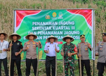 Kapolres Maros Pimpin Penanaman Jagung Serentak Kuartal III di Lahan Perhutanan Sosial