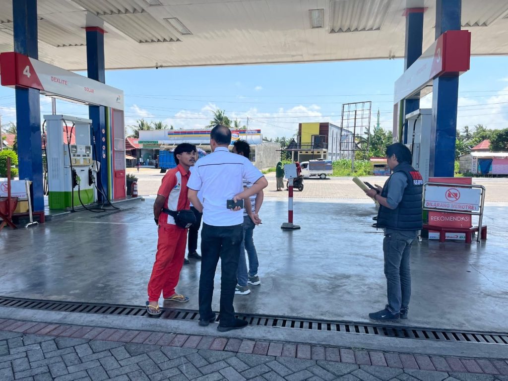 Unit Tipidter Sat Reskrim Polres Jeneponto Lakukan Pengawasan Pendistribusian BBM Subsidi di SPBU