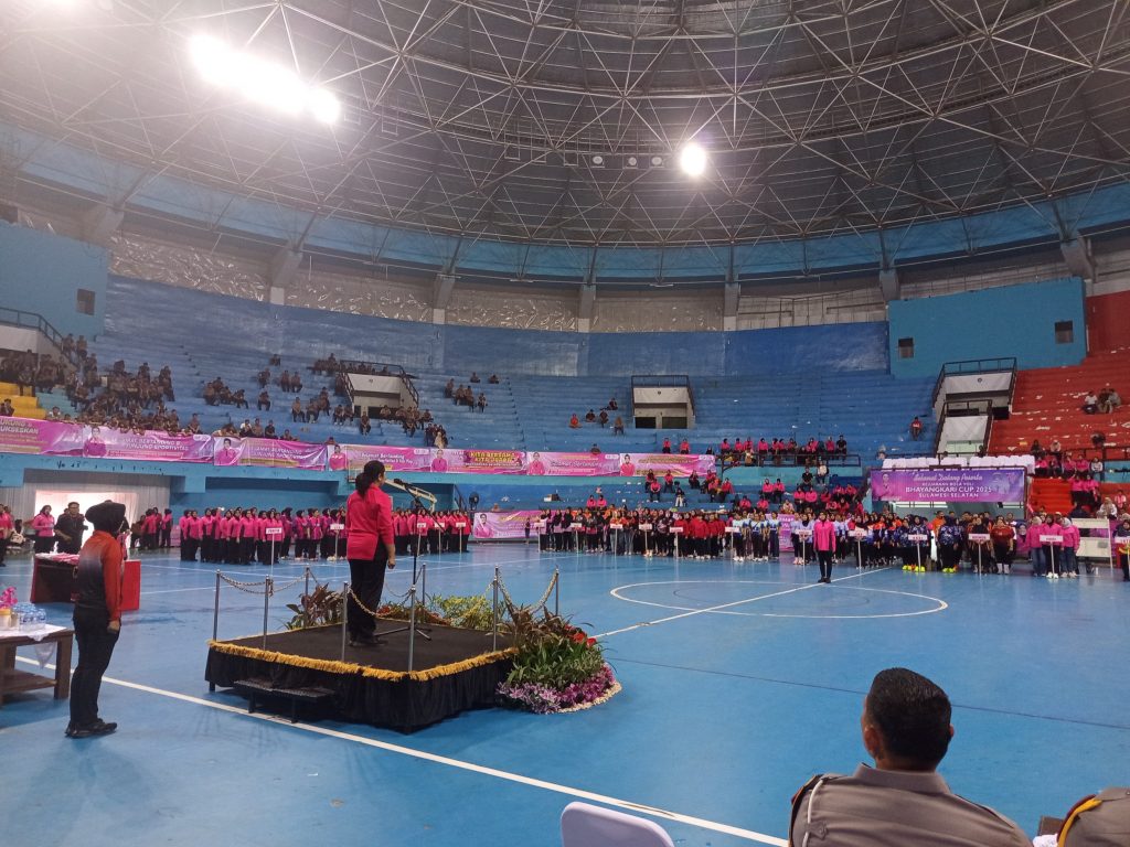 Ketua Bhayangkari Daerah Sulsel Resmi Tutup Turnamen Bola Voli, Ini Pemenangnya