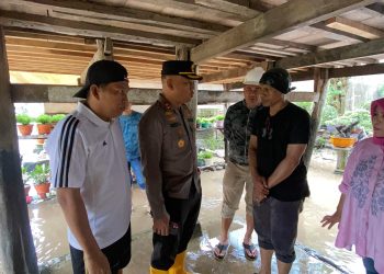 Kapolres Bulukumba Tinjau Langsung Lokasi Banjir di Lingkungan Batuppi