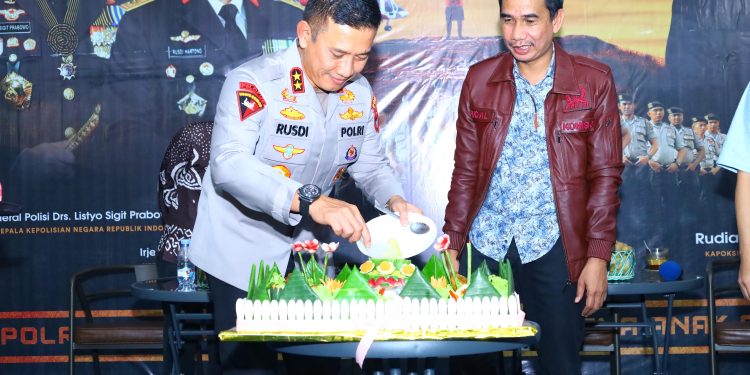 Talkshow Polri Untuk Masyarakat Meriahkan HUT Bhayangkara Ke-79 di Sulsel