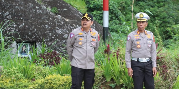Dirlantas Polda Sulsel Bersama Tim TAA Olah TKP Kecelakaan Truk Yang Akibatkan 7 Meninggal