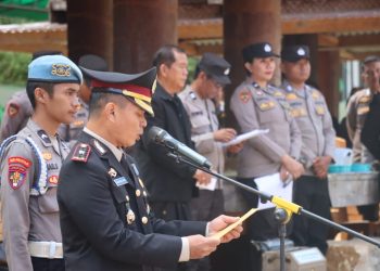 Wakapolres Toraja Utara Pimpin Upacara Persemayaman Jenazah Personel Secara Dinas 