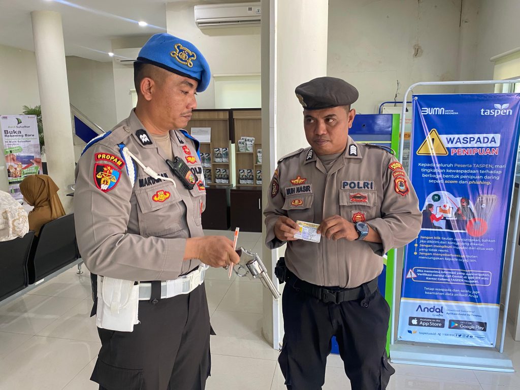Propam Polres Maros Lakukan Pengawasan Penggunaan Senjata Api Personel Pengamanan Bank