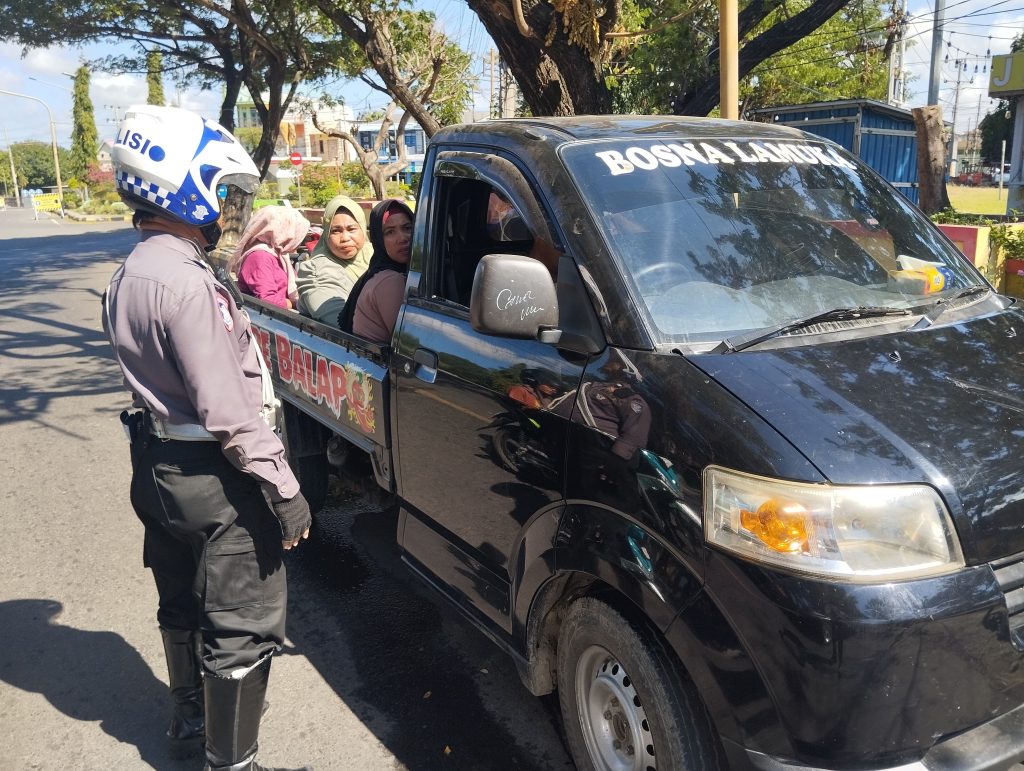 Hari ke-11 Ops Patuh, Kasat Lantas Polres Jeneponto Ajak Warga Taat Aturan Berkendara
