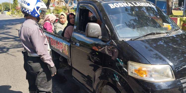 Hari ke-11 Ops Patuh, Kasat Lantas Polres Jeneponto Ajak Warga Taat Aturan Berkendara