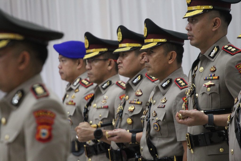 Kapolda Sulsel Pimpin Sertijab Kabid Dokkes, Dansat Brimob, Sejumlah Kapolres serta Pelantikan Kabid Tik dan Dir Tahti