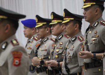 Kapolda Sulsel Pimpin Sertijab Kabid Dokkes, Dansat Brimob, Sejumlah Kapolres serta Pelantikan Kabid Tik dan Dir Tahti