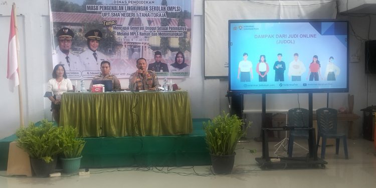 Cegah Judi Online di Kalangan Pelajar, Satbinmas Polres Tator Beri Penyuluhan di SMAN 1 Tana Toraja