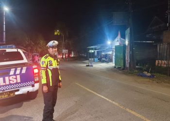 Ciptakan Kamseltibcar Lantas, Satlantas Polres Wajo Gelar Blue Light Patrol di Kota Sengkang