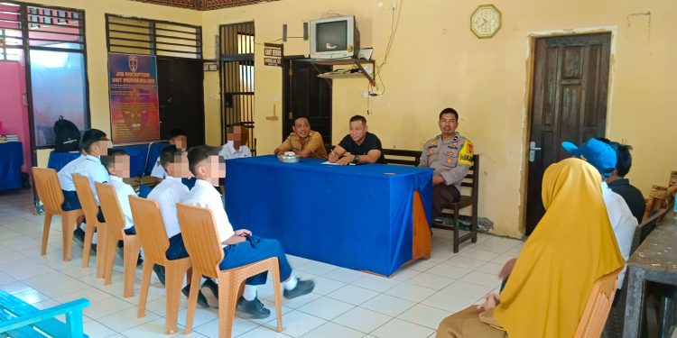Polsek Lembang Polres Pinrang Mediasi 18 Pelajar SMPN yang Terlibat Tawuran