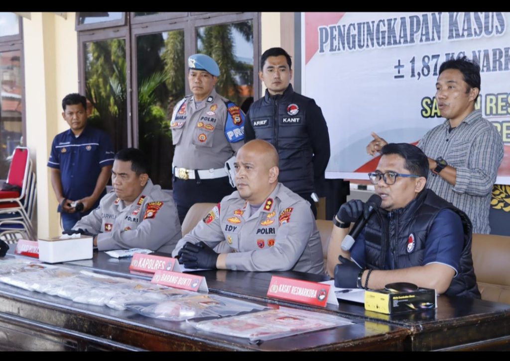Kapolres Pinrang Rilis Pengungkapan 1,87 Kg Sabu, Tersangka Terancam Penjara Seumur Hidup