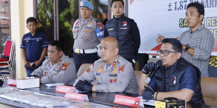 Kapolres Pinrang Rilis Pengungkapan 1,87 Kg Sabu, Tersangka Terancam Penjara Seumur Hidup
