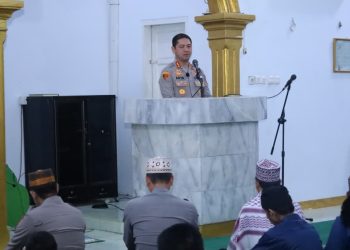 Gelar Safari Subuh di Masjid Al Aqsha, Kapolrestabes Makassar: Pendidikan Akhlak Dalam Keluarga Sangat Penting