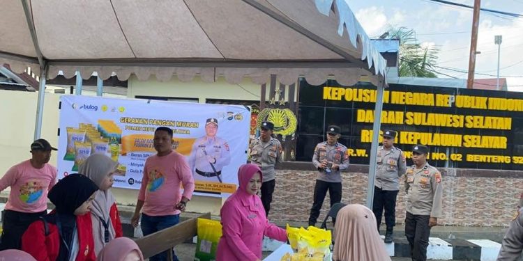 Polres Kepulauan Selayar Gelar Gerakan Pangan Murah, 2 Ton Beras Ludes Hanya Dalam 2 Jam