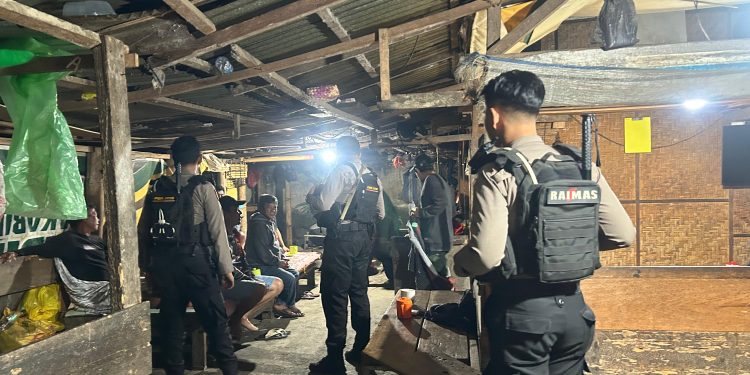 Cegah Gangguan Kamtibmas di Malam Hari, Personel Sat Samapta Polres Tator Patroli di Titik Rawan