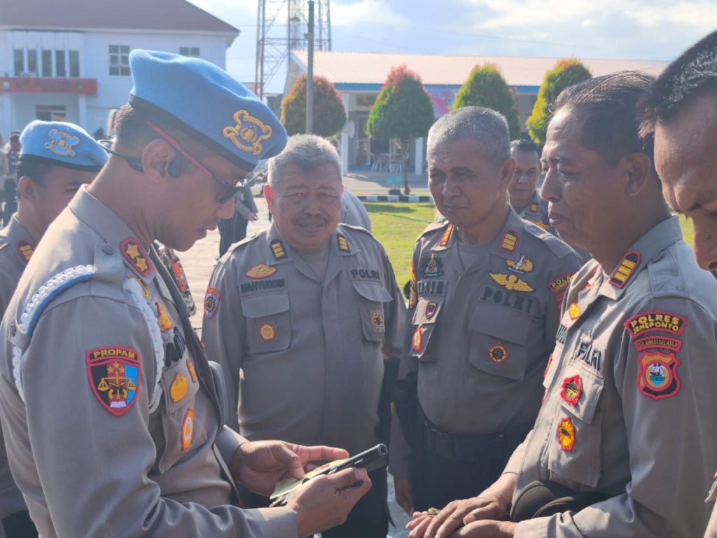 Propam Polda Sulsel Gelar Apel dan Pemeriksaan Disiplin ke Personel Polres Jeneponto