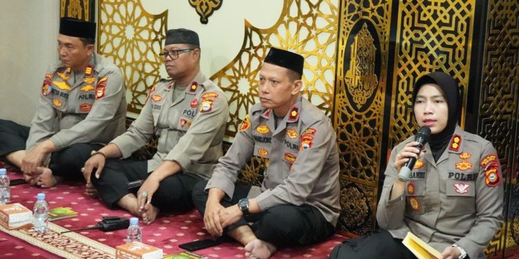 Polres Pelabuhan Makassar Gelar Binrohtal dan di Rangkaikan Peringatan Isra Mi’raj
