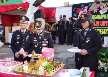 Kapolres Pelabuhan Makassar Pimpin Upacara dan Syukuran Hari Ulang Tahun Bhayangkara ke-79