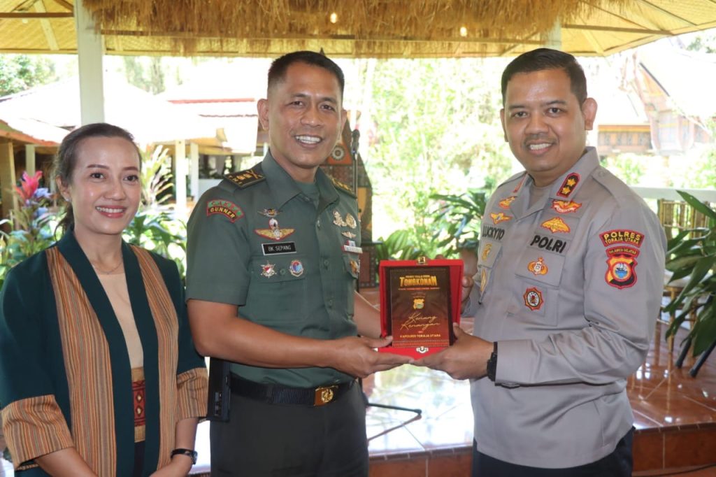 Kapolres Toraja Utara Hadiri Kenal Pamit Dandim 1414/Tator