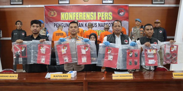 Sat Narkoba Polres Maros Tangkap Dua Jaringan Pemasok Narkoba Lintas Wilayah, Sabu Senilai Ratusan Juta Disita Polisi
