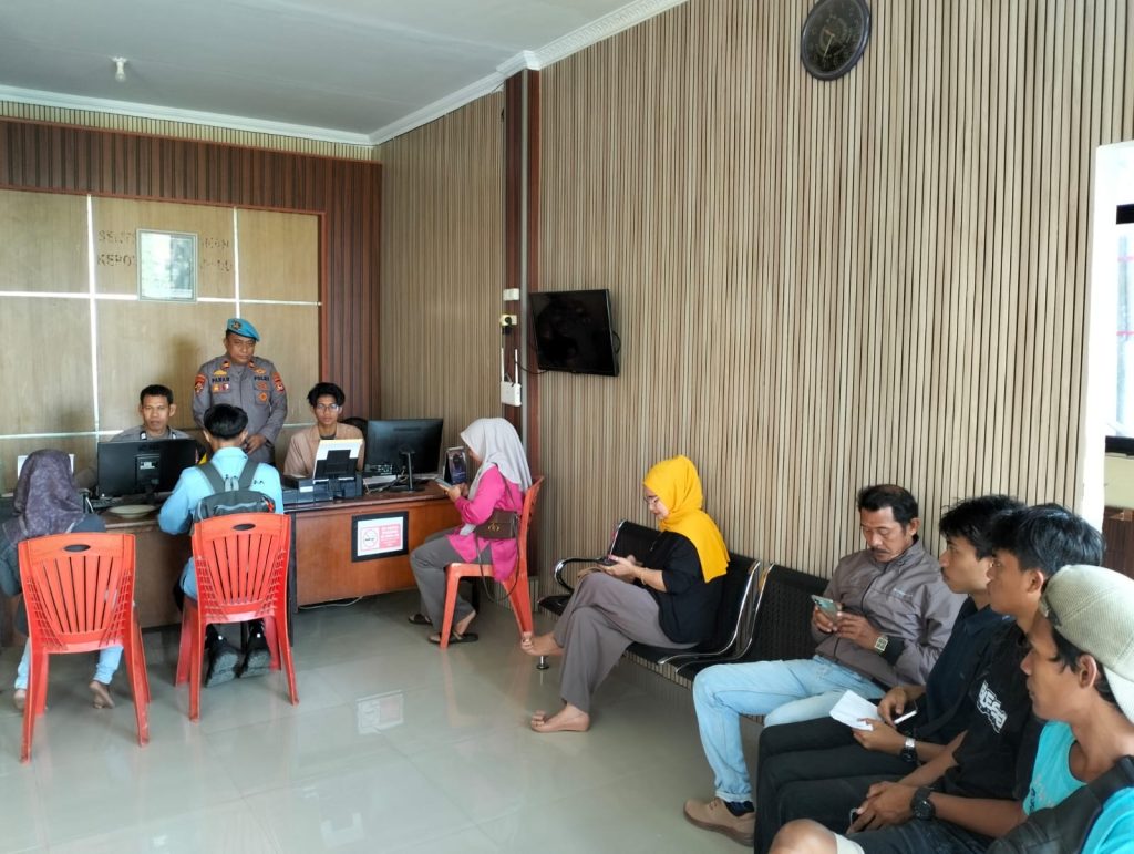 Pastikan Pelayanan Publik Maksimal, Kasi Propam Polres Bulukumba Cek dan Awasi Pelayanan di SPKT