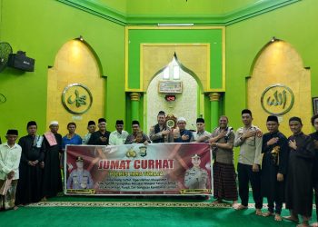 Gelar Jumat Curhat di Masjid Sanawi Hidayah, Kapolres Tana Toraja Tekankan Pentingnya Persaudaraan