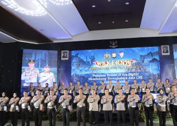Kapolda Sulsel Buka Rakernis Fungsi Lalu Lintas Sekaligus Beri Penghargaan ke Personel Berprestasi
