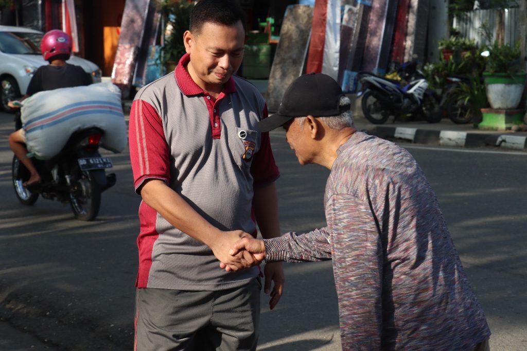 Kapolres Tana Toraja Lakukan Olahraga Sekaligus Silaturahmi Dengan Warga