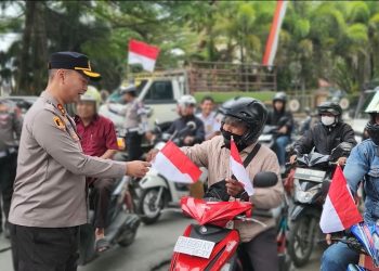 Kapolres Tana Toraja Pimpin Gerakan Merah Putih Semarak HUT ke-80 RI