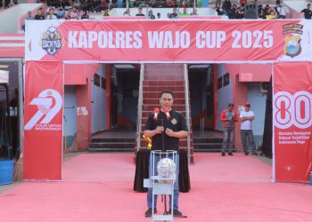 Peringati HUT ke-80 RI dan HUT Polri ke-79, Kapolres Wajo Buka Turnamen Sepakbola