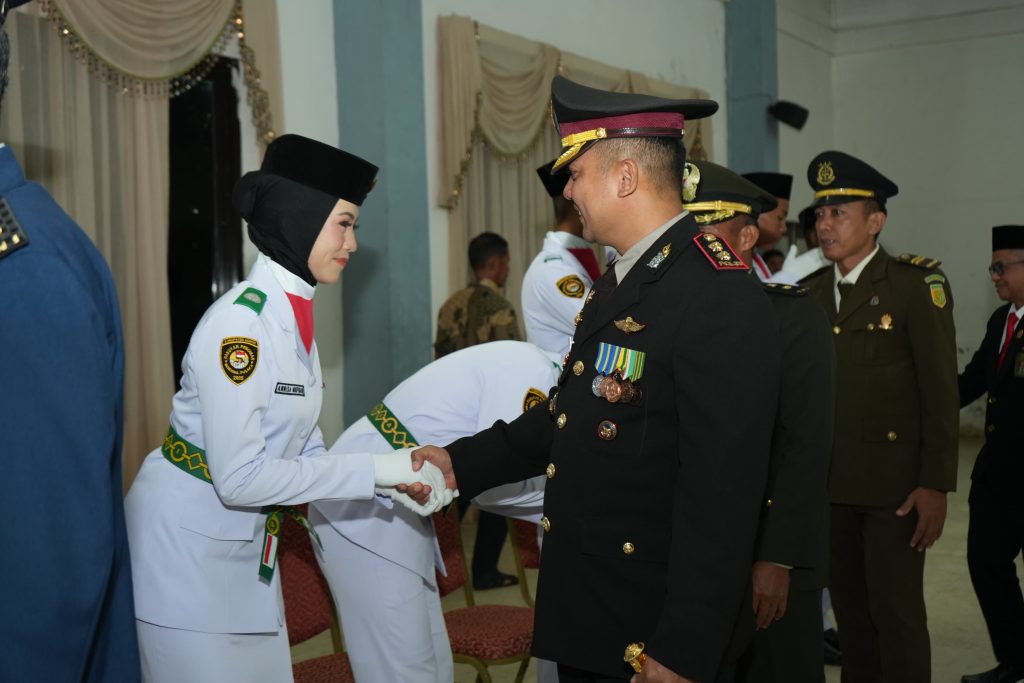 Kapolres Maros Hadiri Pengukuhan Pasukan Pengibar Bendera HUT RI ke-80