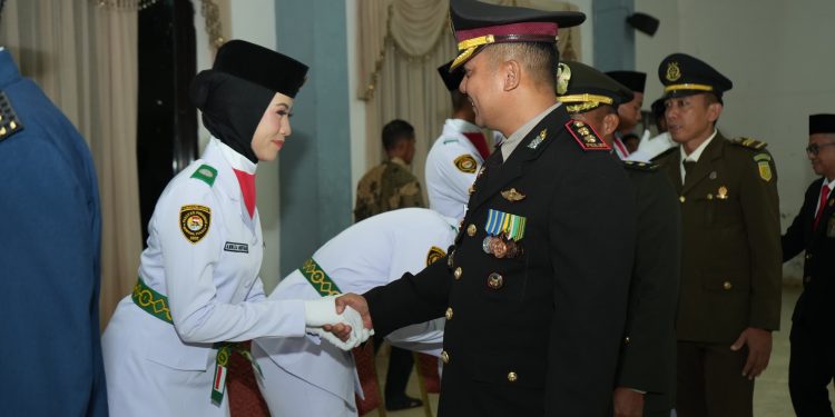 Kapolres Maros Hadiri Pengukuhan Pasukan Pengibar Bendera HUT RI ke-80