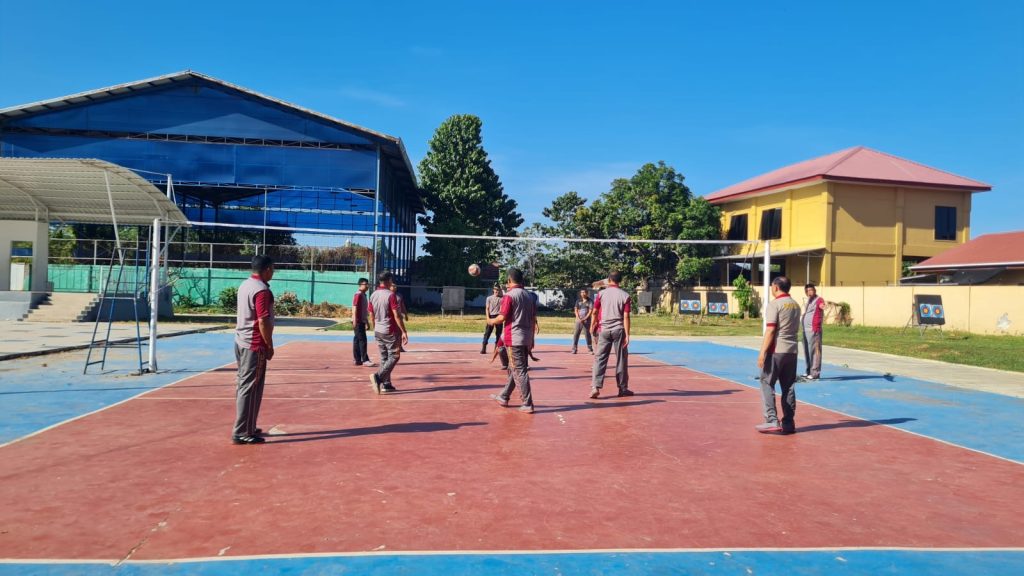 Meriahkan Bulan Kemerdekaan, Polres Maros Gelar Lomba Voli Internal