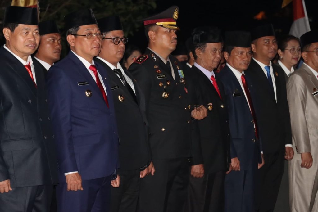 Kapolres Toraja Utara Hadiri Apel Kehormatan dan Renungan Suci Rangkaian HUT Kemerdekaan RI Ke-80