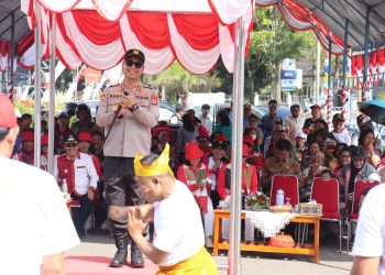 Kapolres Tana Toraja Kerahkan Puluhan Personel Amankan Gerak Jalan Semarak HUT ke-80 RI