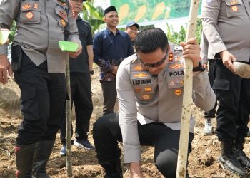 Kapolres Gowa Hadiri Penanaman Jagung Serentak di Lahan Ponpes Sultan Hasanuddin
