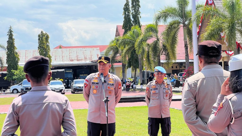 Kapolres Pinrang Berikan Arahan ke Personel Persiapan Pengamanan Aksi Unjuk Rasa