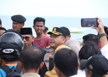 Kapolres Bulukumba Turun Langsung Kawal Aksi Unjuk Rasa Nelayan