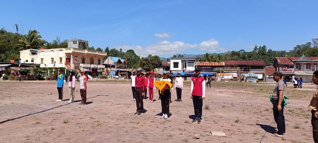 Sambut HUT RI Ke 80, Bhabinkamtibmas Polres Tator Dan Babinsa Latih Paskibraka Tingkat Kecamatan