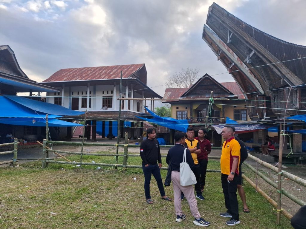 Tim Resmob Polres Toraja Utara Bubarkan dan Bongkar Arena Judi Sabung Ayam di Tondon Langi’