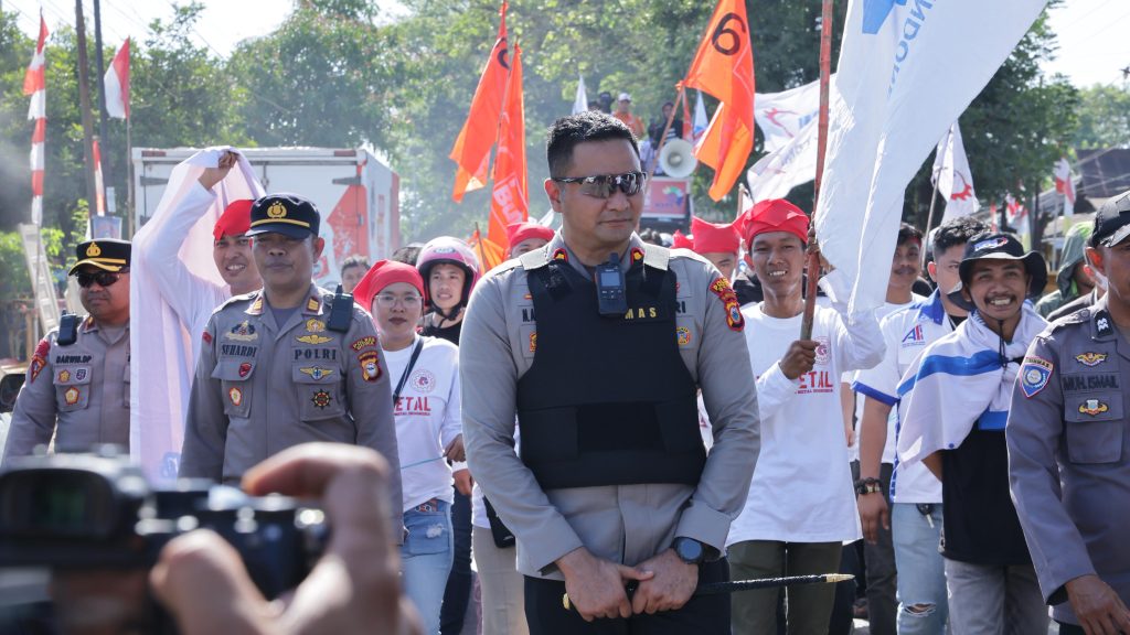 Kapolres Gowa Turun Langsung Kawal Aksi Unjuk Rasa di PT. Wings