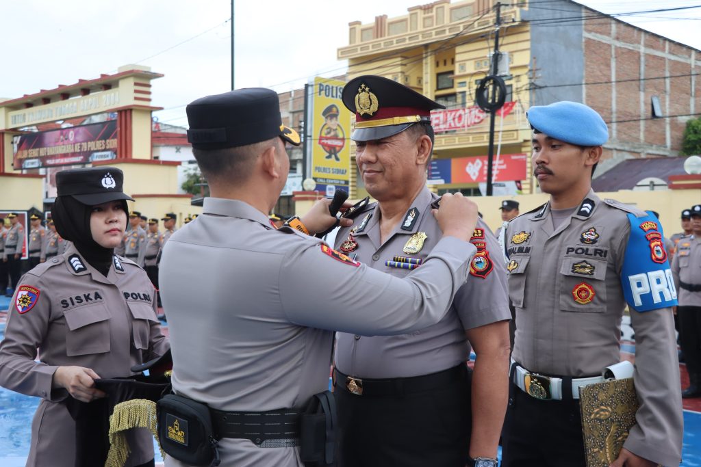 Kapolres Sidrap Pimpin Upacara Kenaikan Pangkat Pengabdian Personil