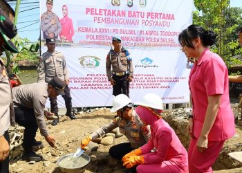 Kapolrestabes Makassar Pimpin Peletakan Batu Pertama Pembangunan Posyandu Kemala