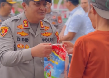 Kapolres Selayar Beri Bantuan ke Tukang Becak, Petugas Kebersihan dan Disabilitas