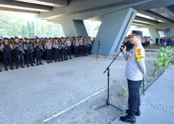 Kapolrestabes Makassar Pimpin Apel Persiapan Pengamanan Unras, Ini Pesannya ke Personel