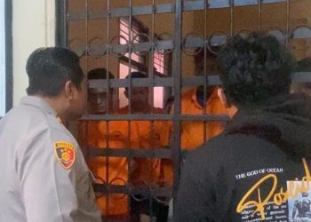 Tinjau Langsung Rutan Mapolres, Kapolres Selayar Ajak Para Tahanan Untuk Banyak Memperbaiki Diri