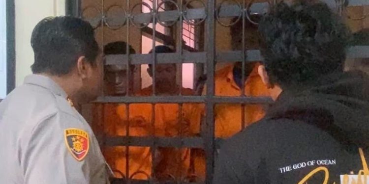 Tinjau Langsung Rutan Mapolres, Kapolres Selayar Ajak Para Tahanan Untuk Banyak Memperbaiki Diri