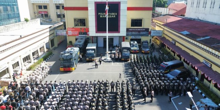Antisipasi Gangguan Kamtibmas, Kapolrestabes Makassar Pimpin Apel Gabungan Persiapan Pengamanan