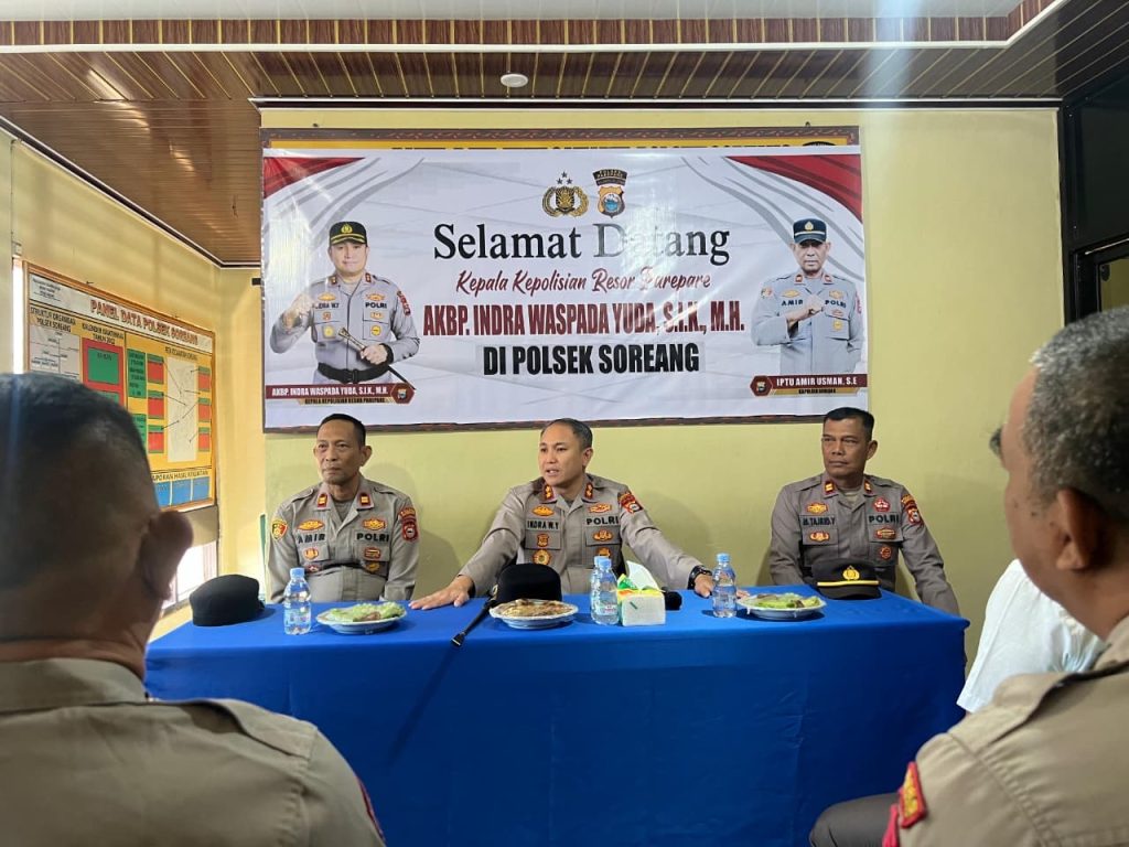 Kunjungi Polsek Soreang, Kapolres Parepare Tekankan Tugas Humanis Namun Tetap Tegas